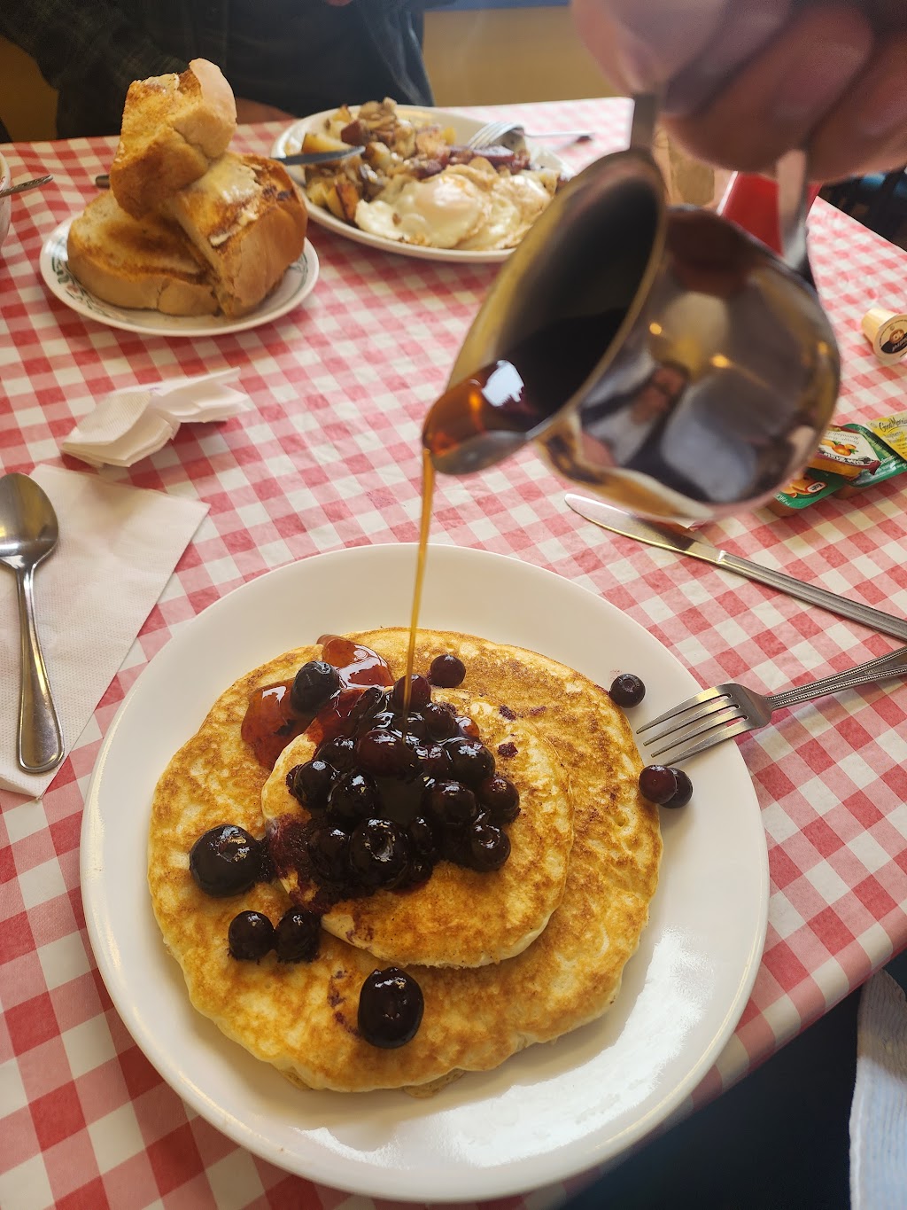 Sherris Diner | 306 Hwy 124, South River, ON P0A 1X0, Canada | Phone: (705) 386-2490