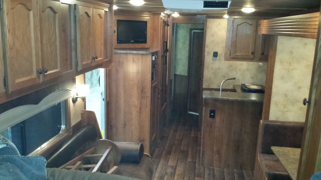 Vantage Trailer Sales & Service | 90070 RR211 #5, Lethbridge County, AB T1J 5P1, Canada | Phone: (403) 320-9889