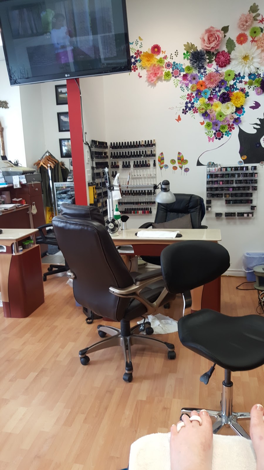 Lyly Nails | 1161 Pelham St, Welland, ON L3C 6Z9, Canada | Phone: (905) 933-2029