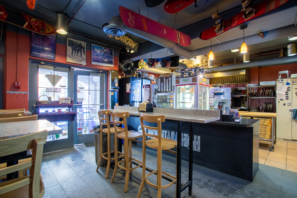 Mountain High Pizza | 3170 Creekside Way, Sun Peaks, BC V0E 5N0, Canada | Phone: (250) 578-7272