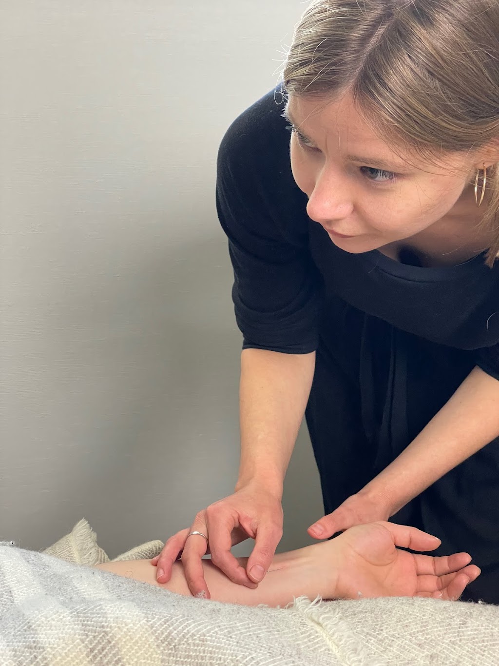 Bowness Acupuncture | Bonita Crescent NW, Calgary, AB T3B 2R9, Canada | Phone: (403) 988-3929
