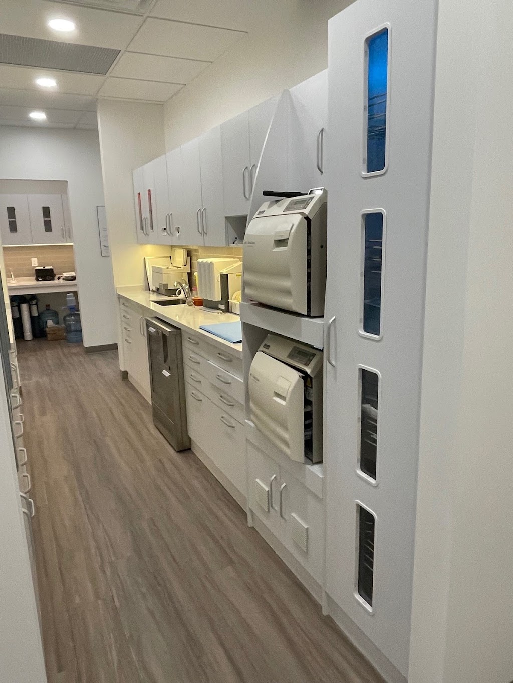 Renew Dental Family Dentistry | 1919 Sirocco Dr SW #420, Calgary, AB T3H 2Y3, Canada | Phone: (403) 283-6565