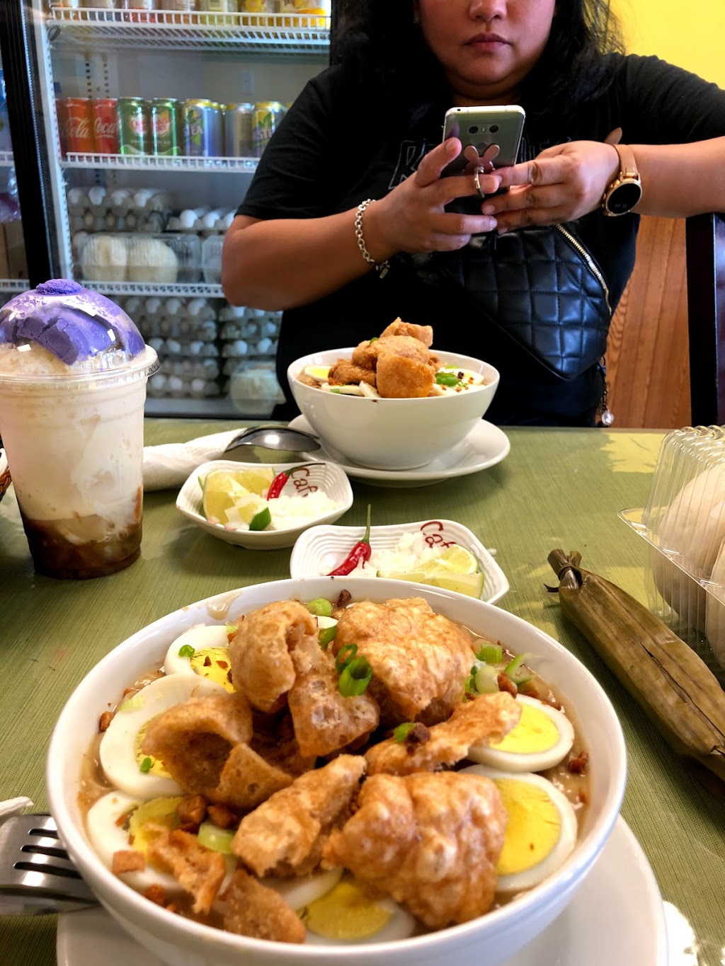 Lovely Pao | 756 Wilson Ave, North York, ON M3K 1E2, Canada | Phone: (647) 348-8856