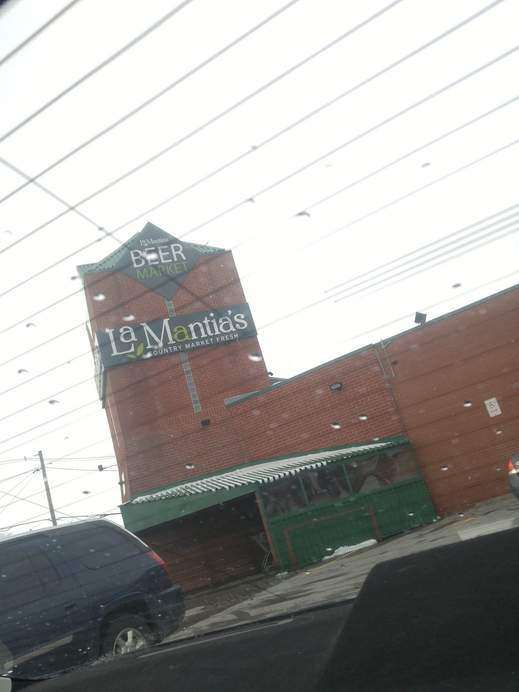La Mantias Country Market | 50 William St S, Lindsay, ON K9V 3A5, Canada | Phone: (705) 324-6625