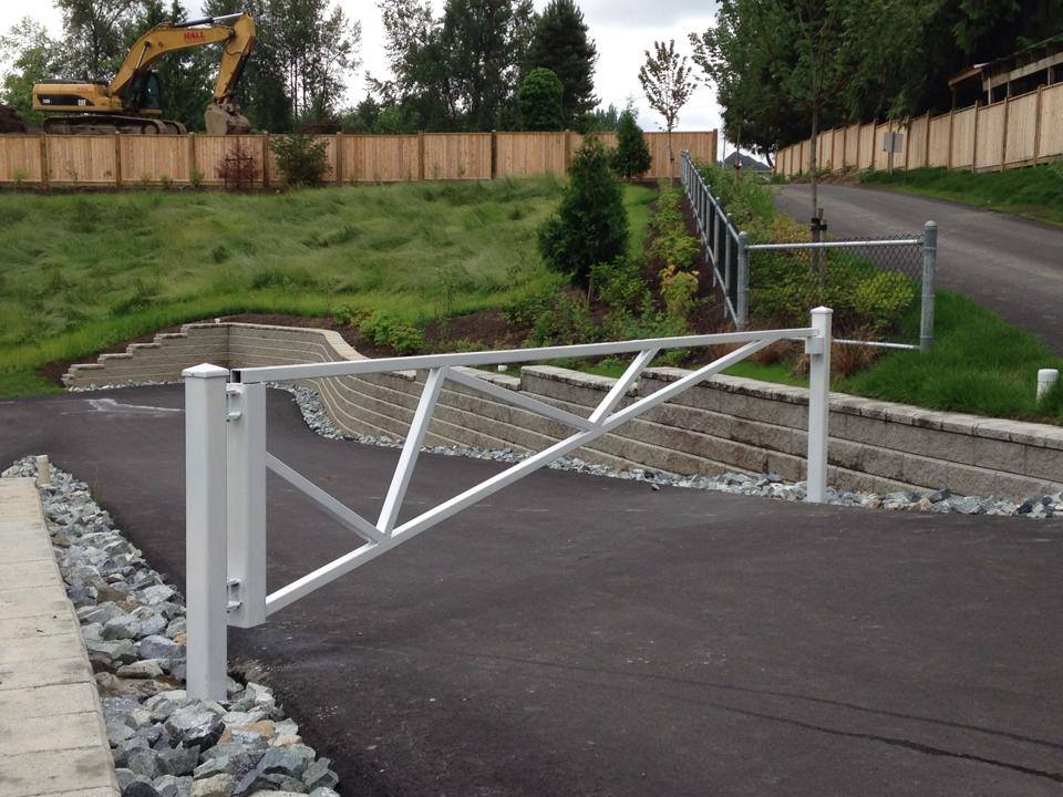 L.S Fencing & Metal Work Chilliwack | 5213 Demontigny Ct, Chilliwack, BC V2R 0B4, Canada | Phone: (604) 758-0014