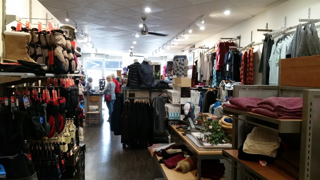 Kawartha Lifestyle | clothing store | 54 Bolton St, Bobcaygeon, ON K0M 1A0, Canada | 7057382666 OR +1 705-738-2666