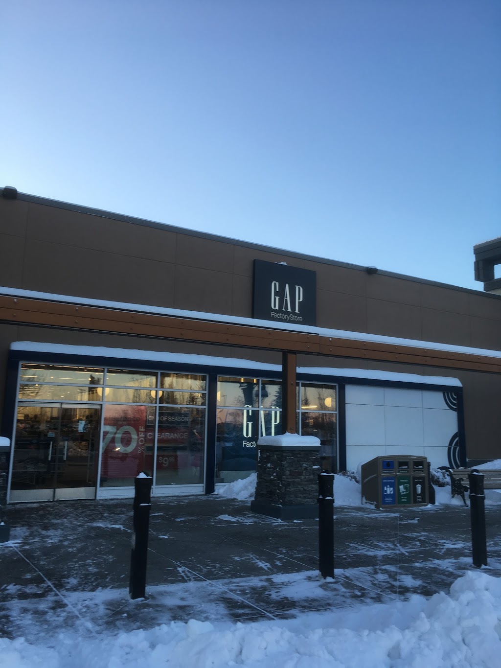 Gap Outlet | 8180 11 St SE, Calgary, AB T2H 3B5, Canada | Phone: (403) 253-8472