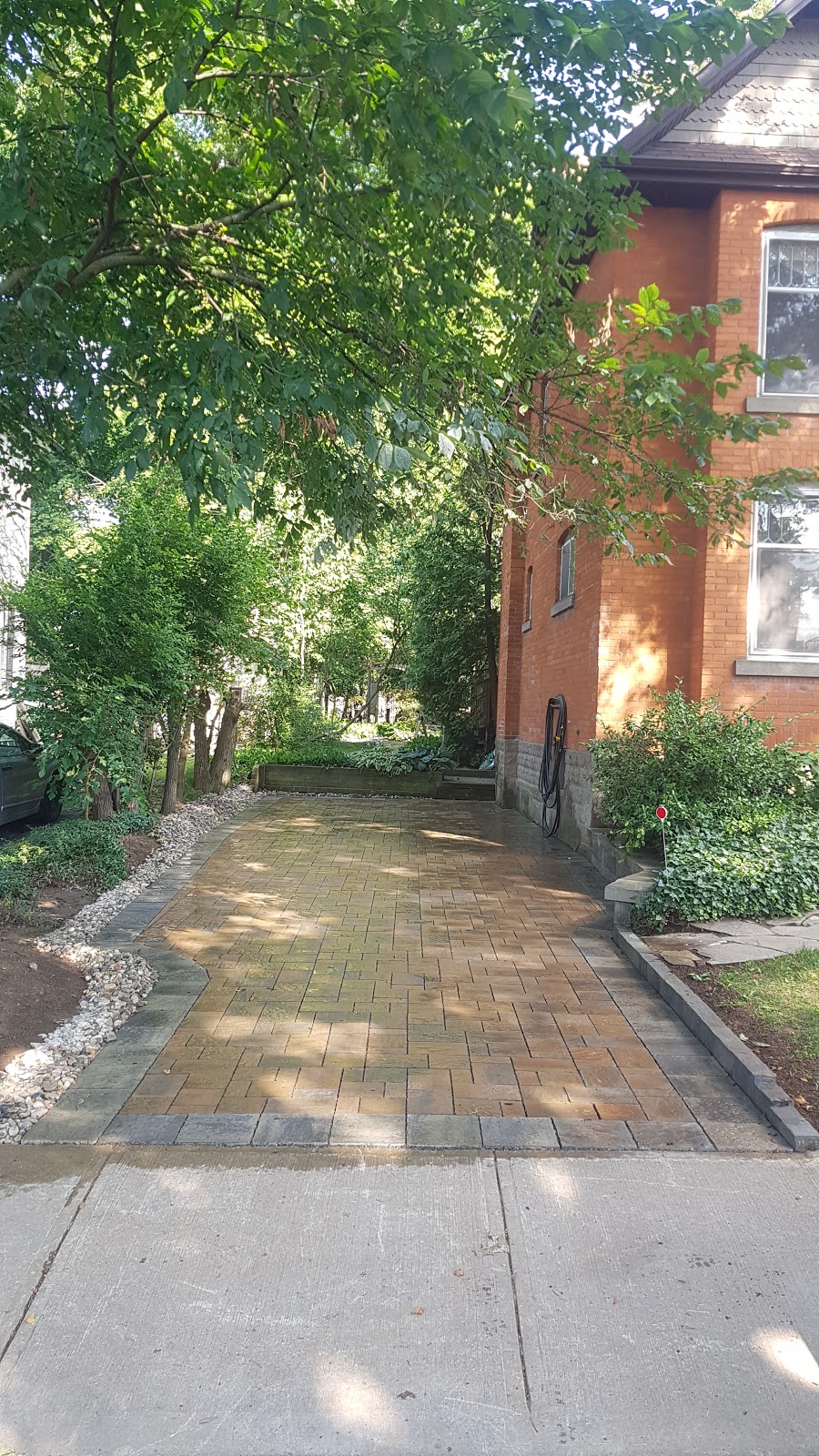 Creekside Landscaping + Construction | 3 Orlanda Rd, Stoney Creek, ON L8G 2J9, Canada | Phone: (289) 259-7211
