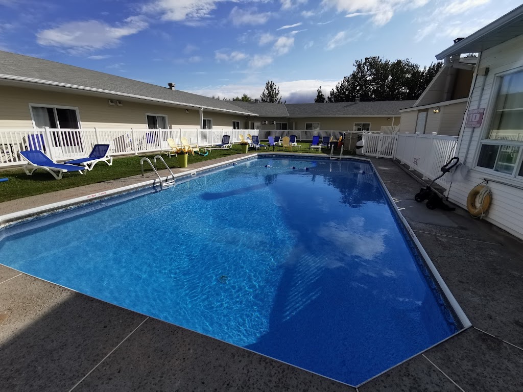 Motel Roberval | 256 Bd Marcotte, Roberval, QC G8H 1Z2, Canada | Phone: (418) 275-3957