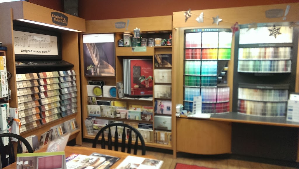 Town & Country Decorating Centre | 50 Anne St, Bobcaygeon, ON K0M 1A0, Canada | Phone: (705) 738-5477
