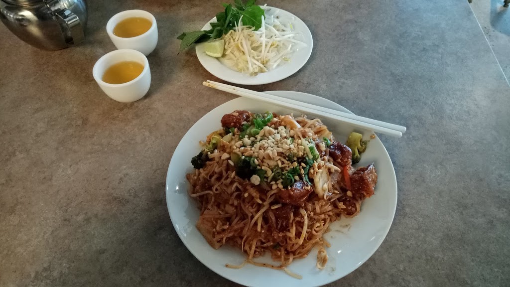 Kanata Noodle House | 500 Hazeldean Rd, Kanata, ON K2L 2B5, Canada | Phone: (613) 831-1121