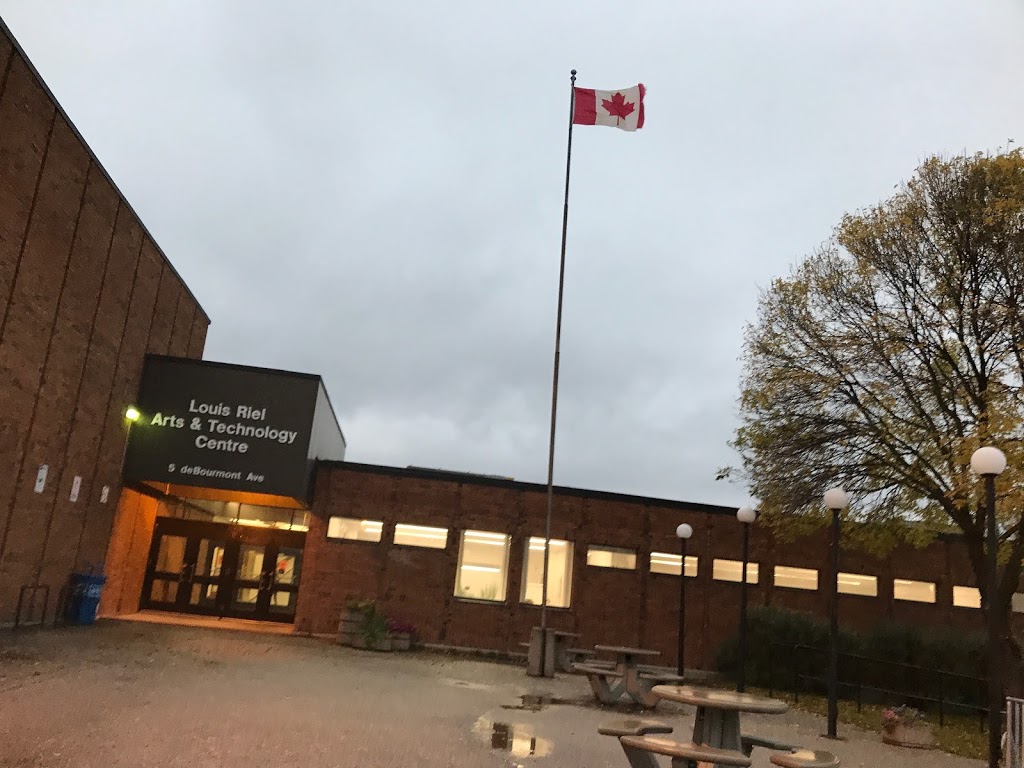 Louis Riel Arts and Technology Centre | 5 De Bourmont Ave, Winnipeg, MB R2J 1J9, Canada | Phone: (204) 237-8951