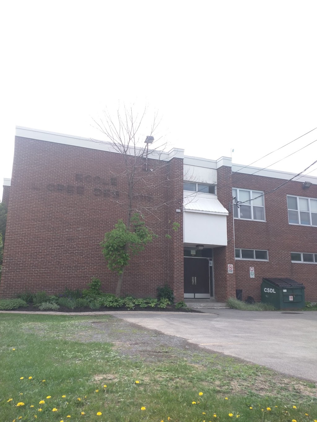 LOrée Des Bois School | 4185 Rue Séguin, Laval, QC H7R 2V2, Canada | Phone: (450) 662-7000