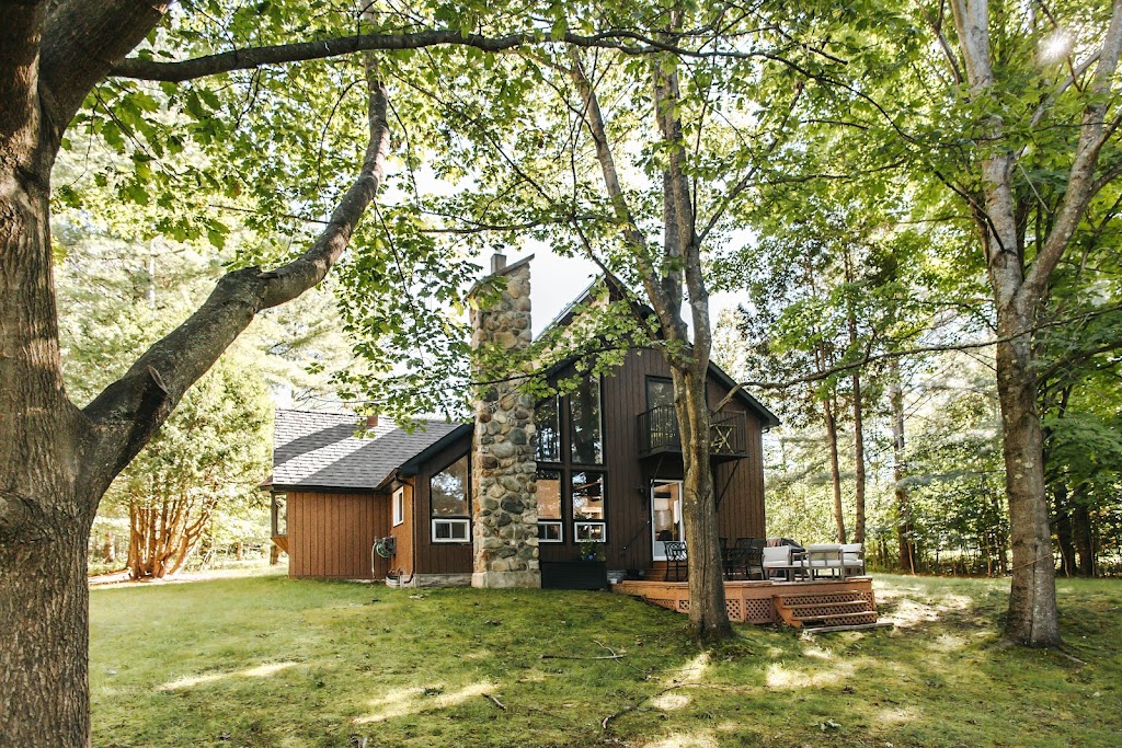 Chalets en Estrie | 33 Rue de la Petite Coulée, Orford, QC J1X 7J5, Canada | Phone: (819) 578-4019