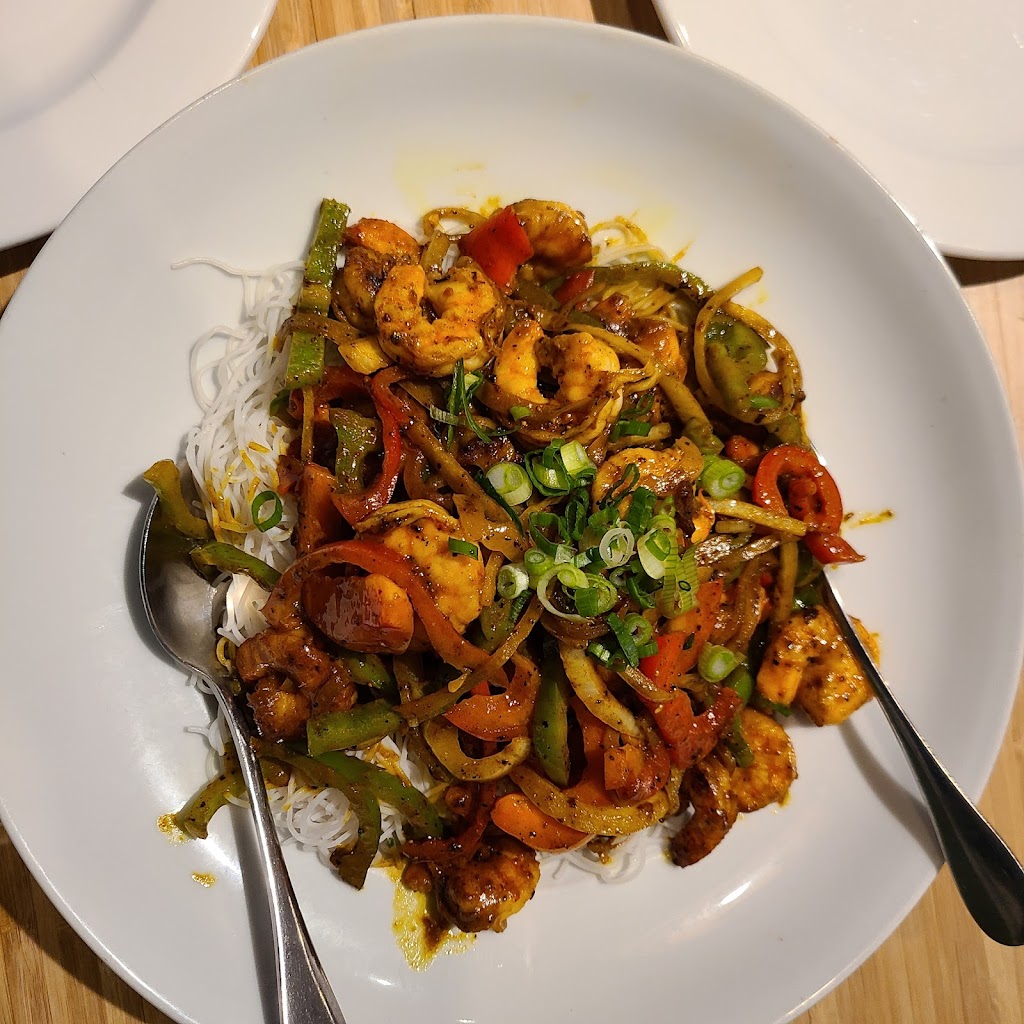 MAMA LA Vietnamese Cuisine | 8 Aquitania Blvd W #50, Lethbridge, AB T1J 5L4, Canada | Phone: (403) 394-2718
