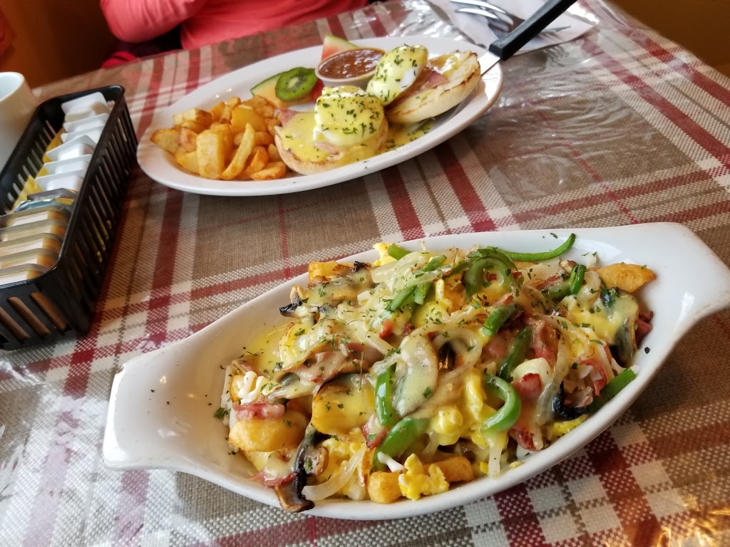 Restaurant Le Bon-D Ayers Cliff | 871 Rue Main, Ayers Cliff, QC J0B 1C0, Canada | Phone: (819) 838-4777