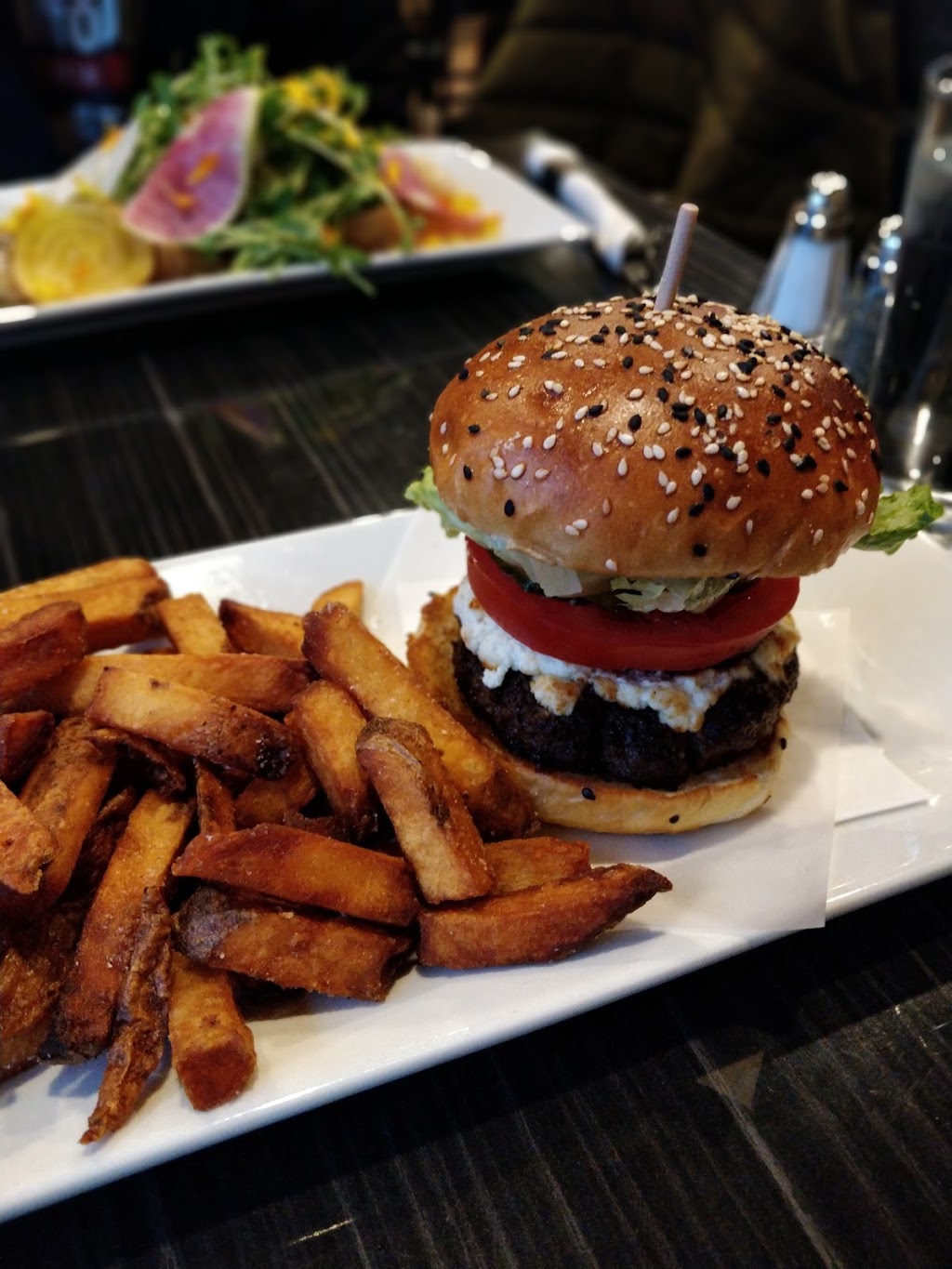 The Field House Restaurant | 53 Simcoe St, Scotland, ON N0E 1R0, Canada | Phone: (519) 446-5353