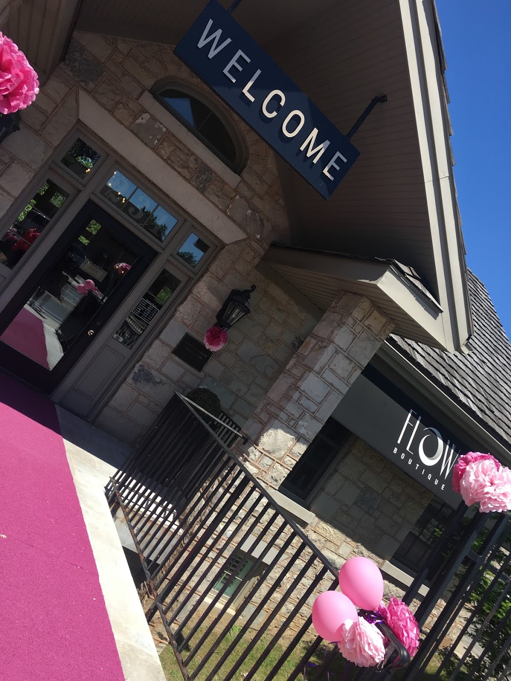 FLOW Boutique | 231 Wilson St E, Ancaster, ON L9G 2B8, Canada | Phone: (905) 304-0777