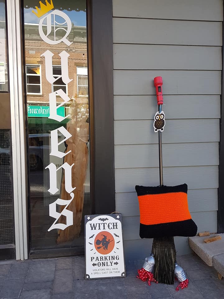 The Queens Crafters and Antique Market | 142 Bridge St, Carleton Place, ON K7C 2V5, Canada | Phone: (613) 253-5333