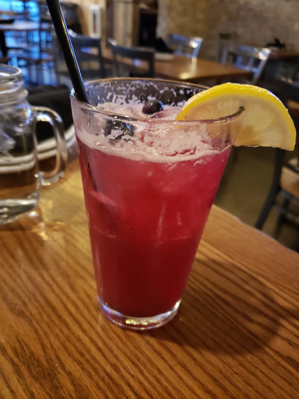 The Oak Stave Drinkery & Eatery | 5989 Transit Rd, East Amherst, NY 14051, USA | Phone: (716) 688-8900
