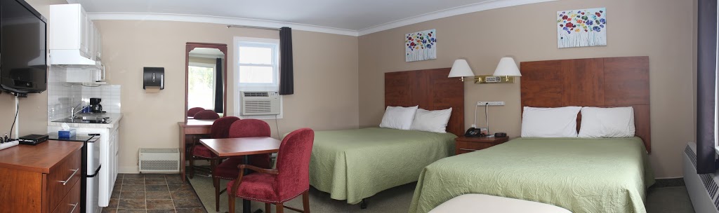 Moonlight Inn and Suites Sudbury | 350 Moonlight Ave, Sudbury, ON P3B 3W3, Canada | Phone: (705) 566-0321