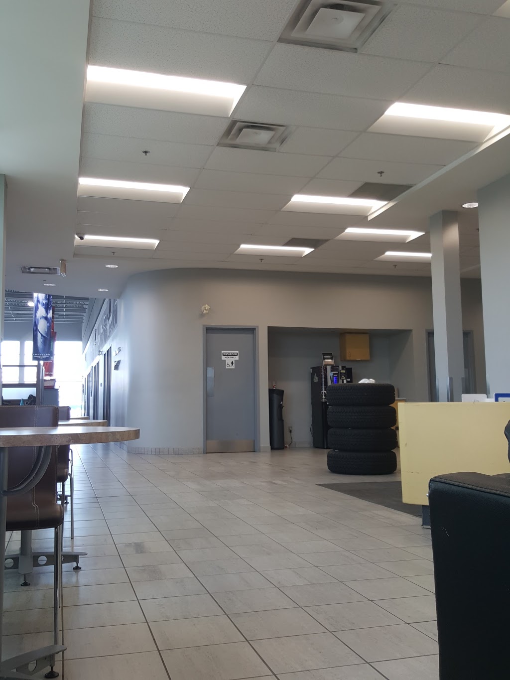 Dilawri Chrysler Jeep Dodge Ram | 370 W Hunt Club Rd, Nepean, ON K2E 1A5, Canada | Phone: (613) 801-0278