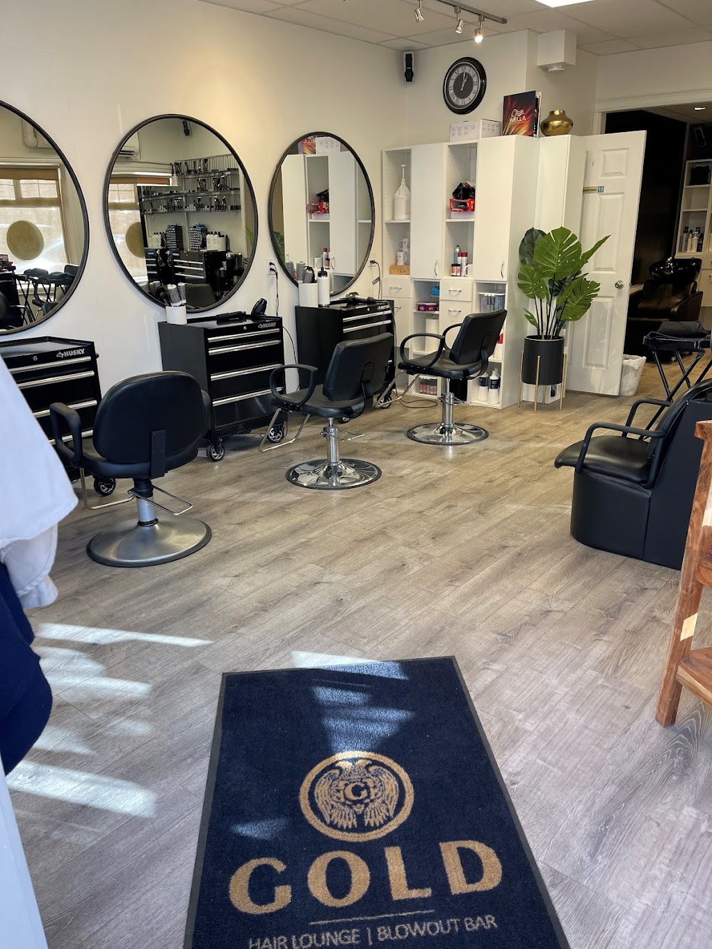 Gold Hair Lounge Westshore | 2849 Peatt Rd, Victoria, BC V9B 3V5, Canada | Phone: (250) 474-2133