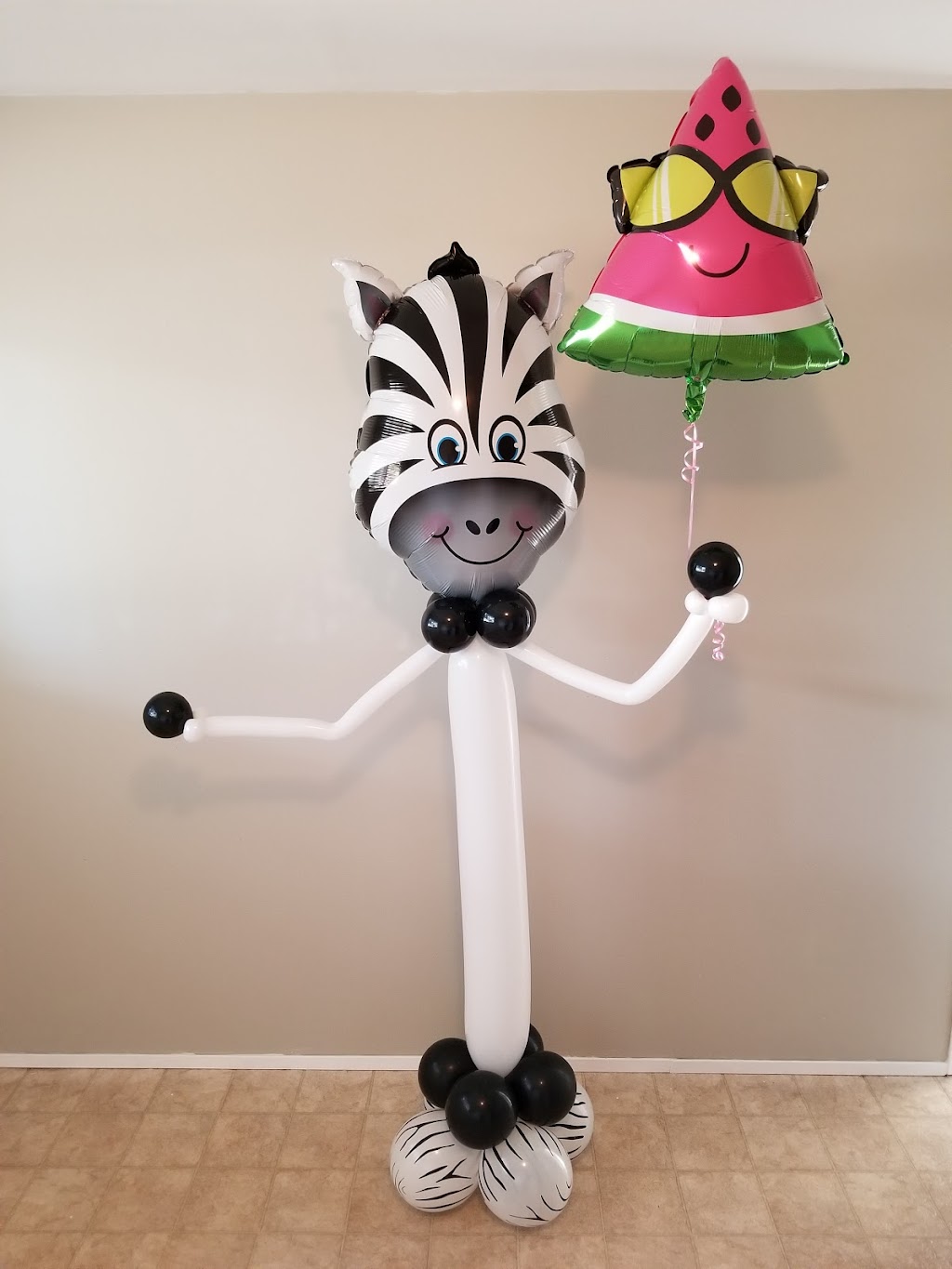 Uptown Parties & Balloons | 4 Cuendet Ind. Wy #103, Sylvan Lake, AB T4S 2J7, Canada | Phone: (403) 986-4080