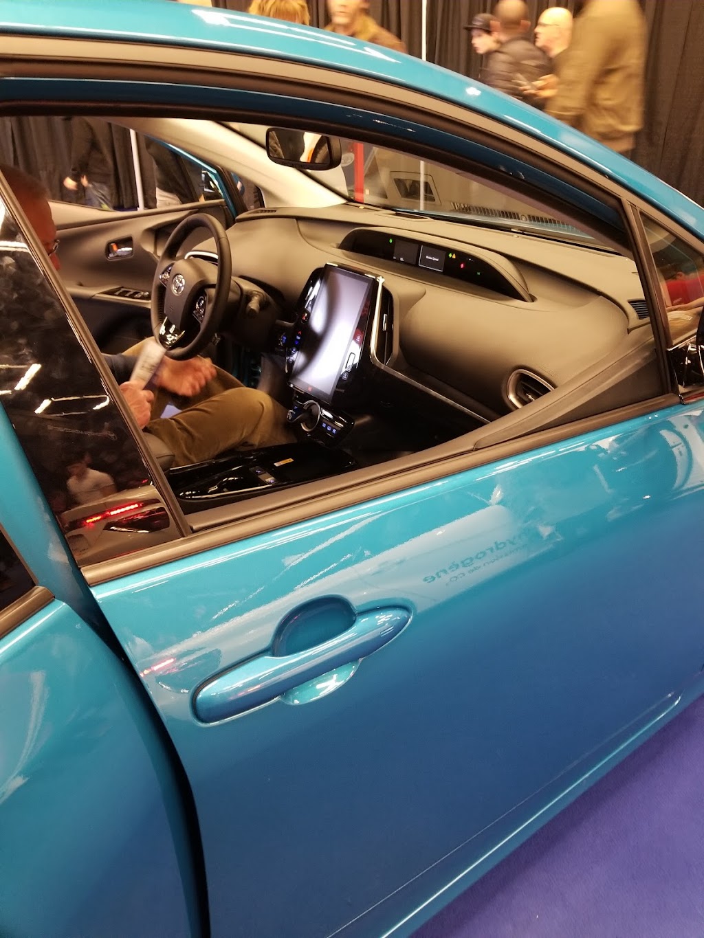 Alix Toyota | 6807 Av. De Lorimier, Montréal, QC H2G 2P8, Canada | Phone: (514) 376-9191