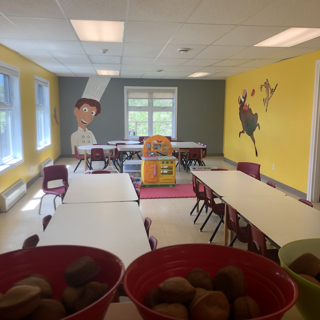 Nursery La Petite Académie | 100 Rue du Bruant, Terrebonne, QC J6V 0C6, Canada | Phone: (450) 585-5595