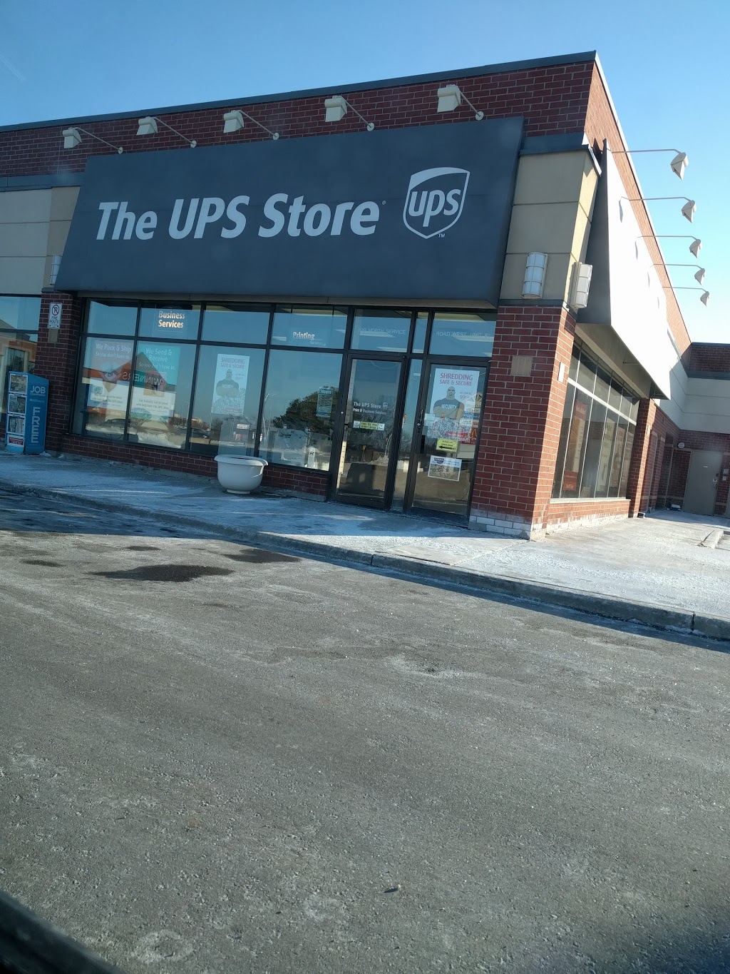 The UPS Store Dorval Drive, 200 North Service Rd W, Oakville, ON L6M