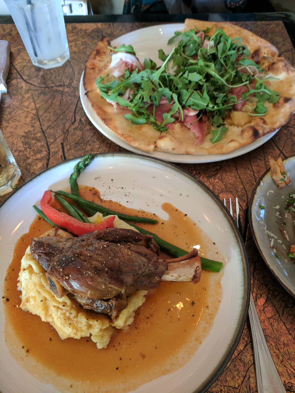 Hot Rocks Creative Diner | 728 Anderson St, Whitby, ON L1N 3V6, Canada | Phone: (905) 668-8600