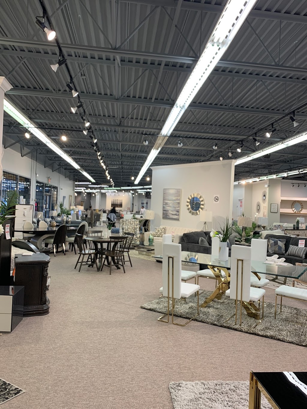 Furniture Land | 31877 S Fraser Way, Abbotsford, BC V2T 1V5, Canada | Phone: (604) 744-9191