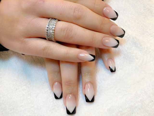E Nails | 815 Saddleback Rd NW, Edmonton, AB T6J 5R4, Canada | Phone: (780) 705-8882