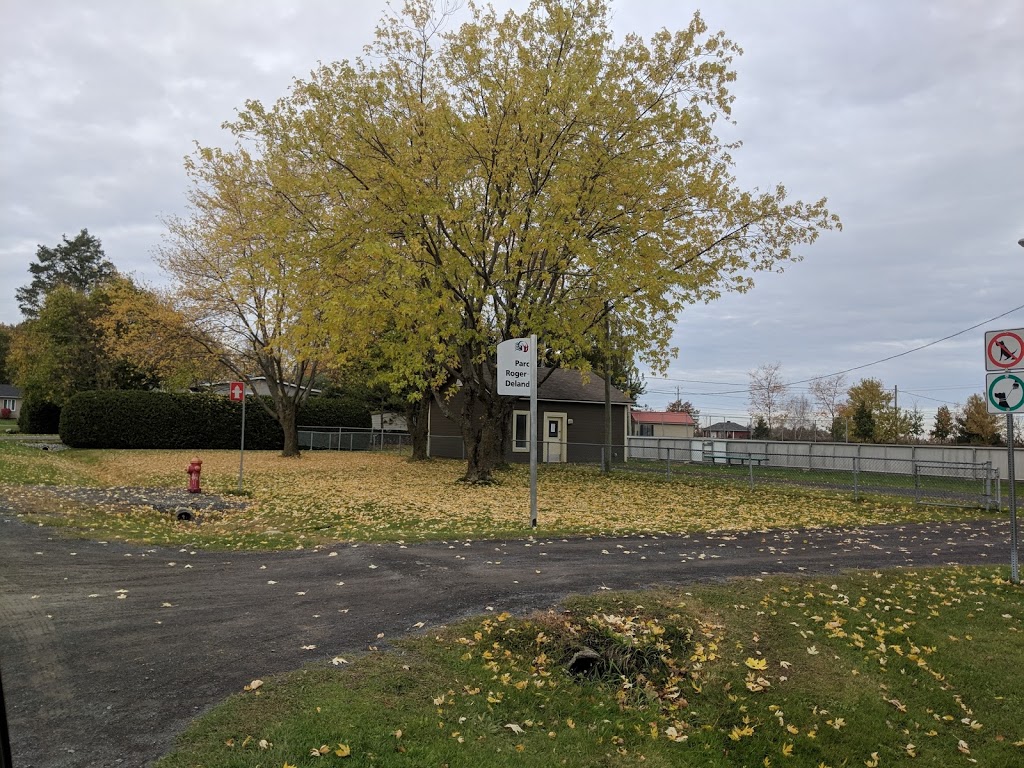 Parc Roger-Deland | Rue Madeleine, Saint-Jean-sur-Richelieu, QC J2Y, Canada