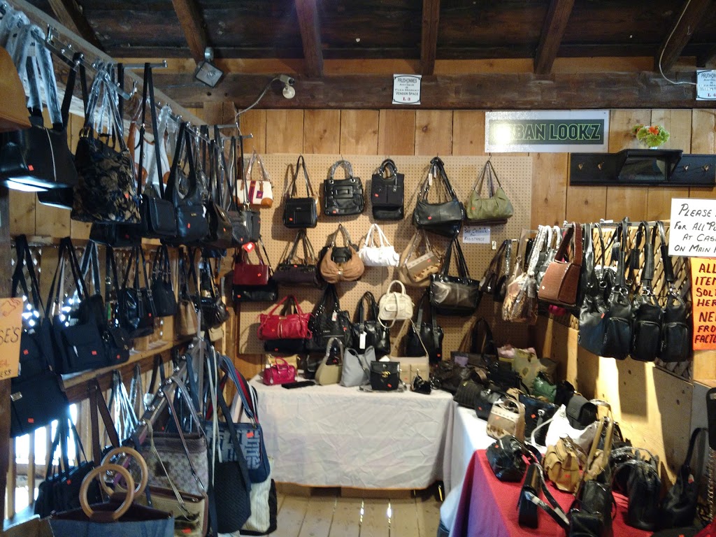 Prudhommes Antique Market | 3125 N Service Rd, Vineland Station, ON L0R 2E0, Canada | Phone: (905) 562-5187