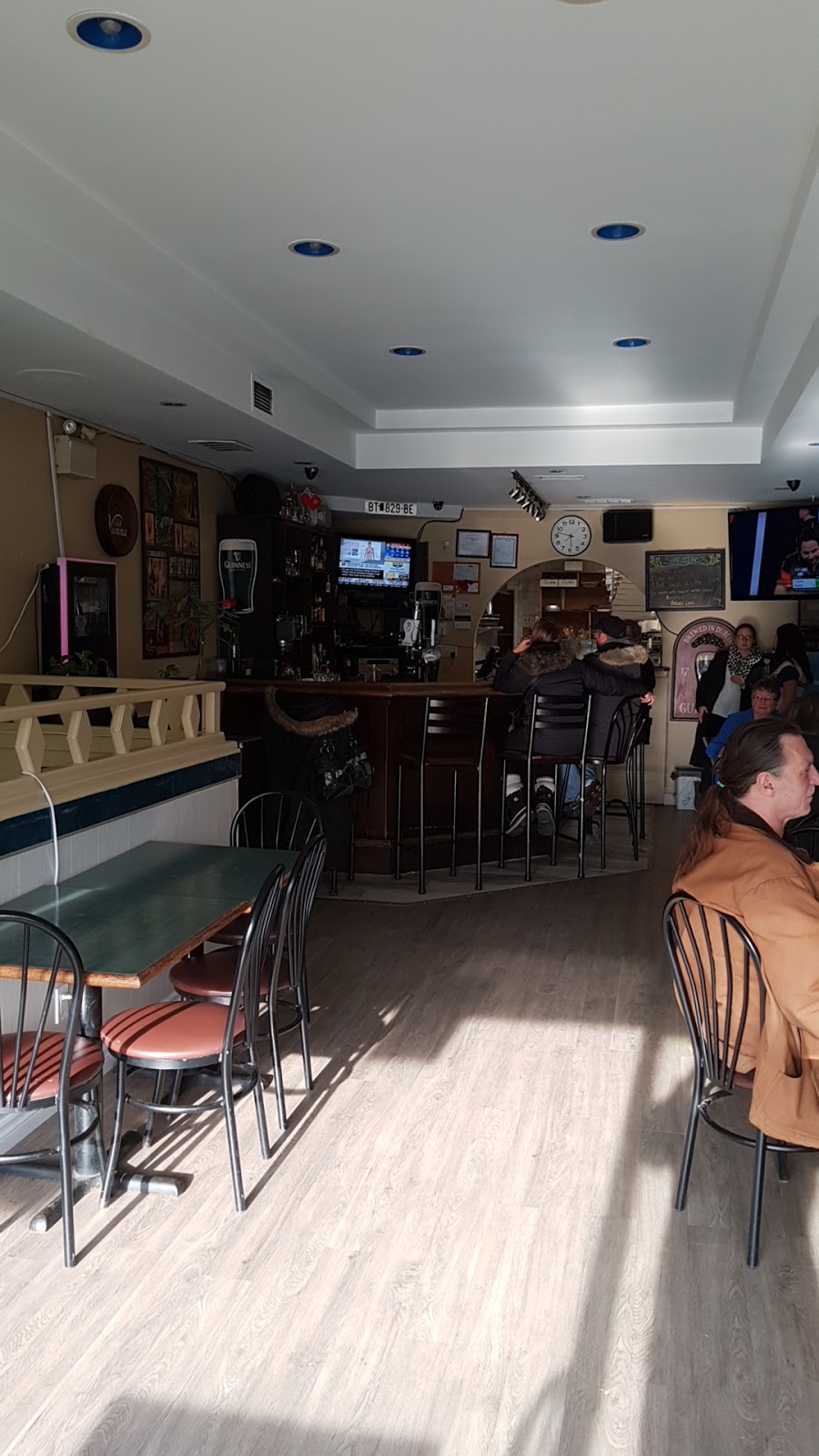 Dannys Family Restaurant & Bar | 155 Morningside Ave, Scarborough, ON M1E 3C8, Canada | Phone: (416) 284-1100
