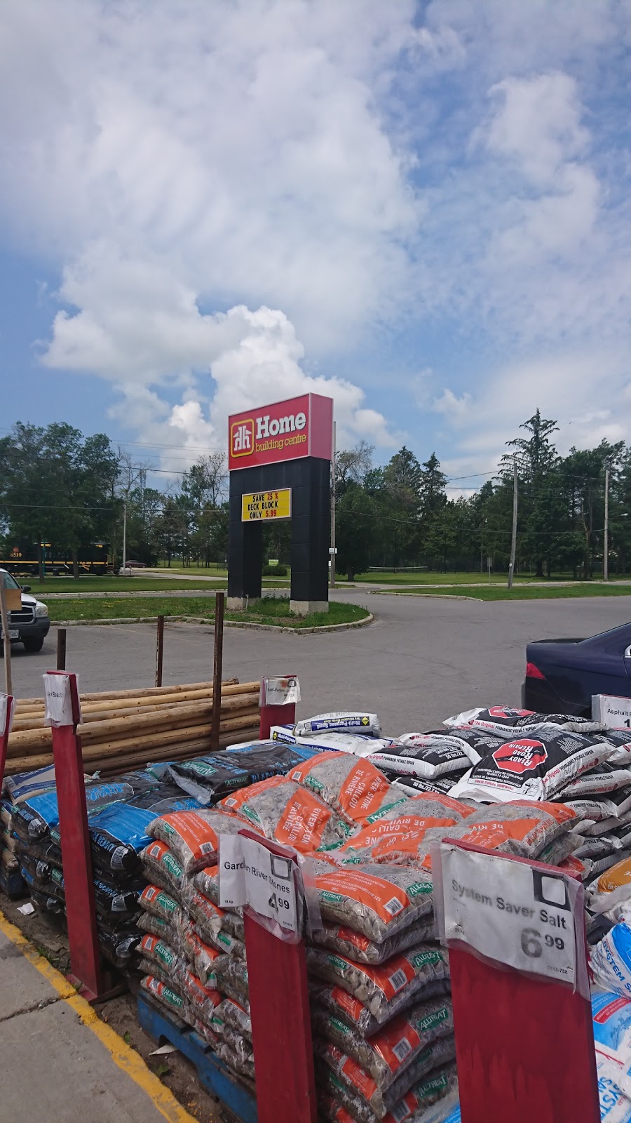 Home Building Centre - Lindsay | 220 Lindsay St S, Lindsay, ON K9V 2N3, Canada | Phone: (705) 324-3516