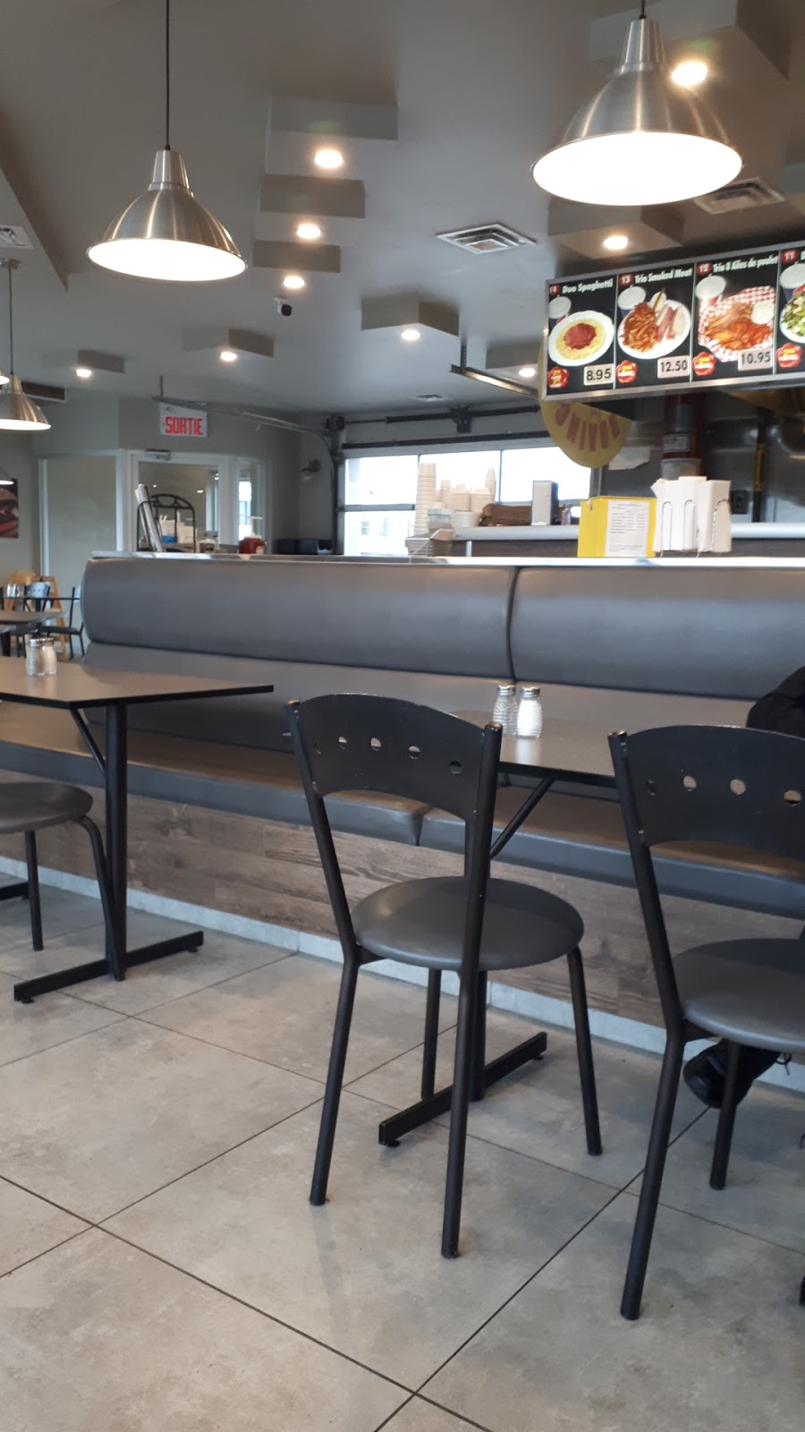 Restaurant La Belle Province Express | 760 Rue Notre-Dame, Repentigny, QC J5Y 1B6, Canada | Phone: (450) 654-6965