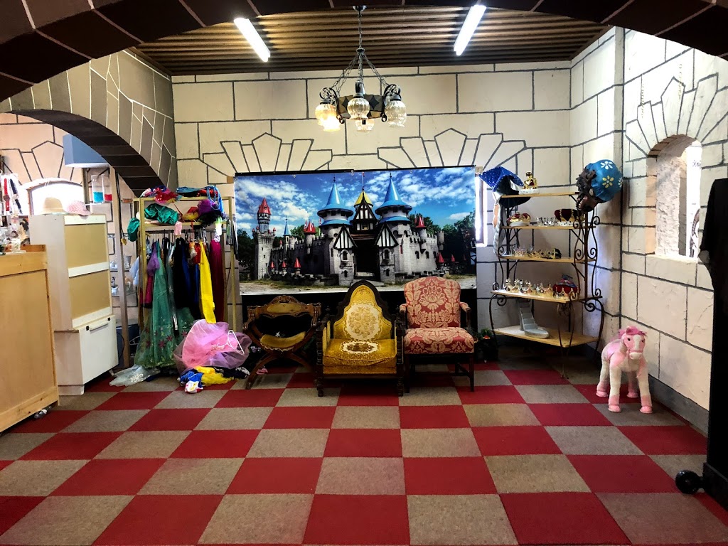 The Castle Village And Enchanted Kingdom Park | 701 Balm Beach Rd E, Midland, ON L4R 4K4, Canada | Phone: (905) 962-3527