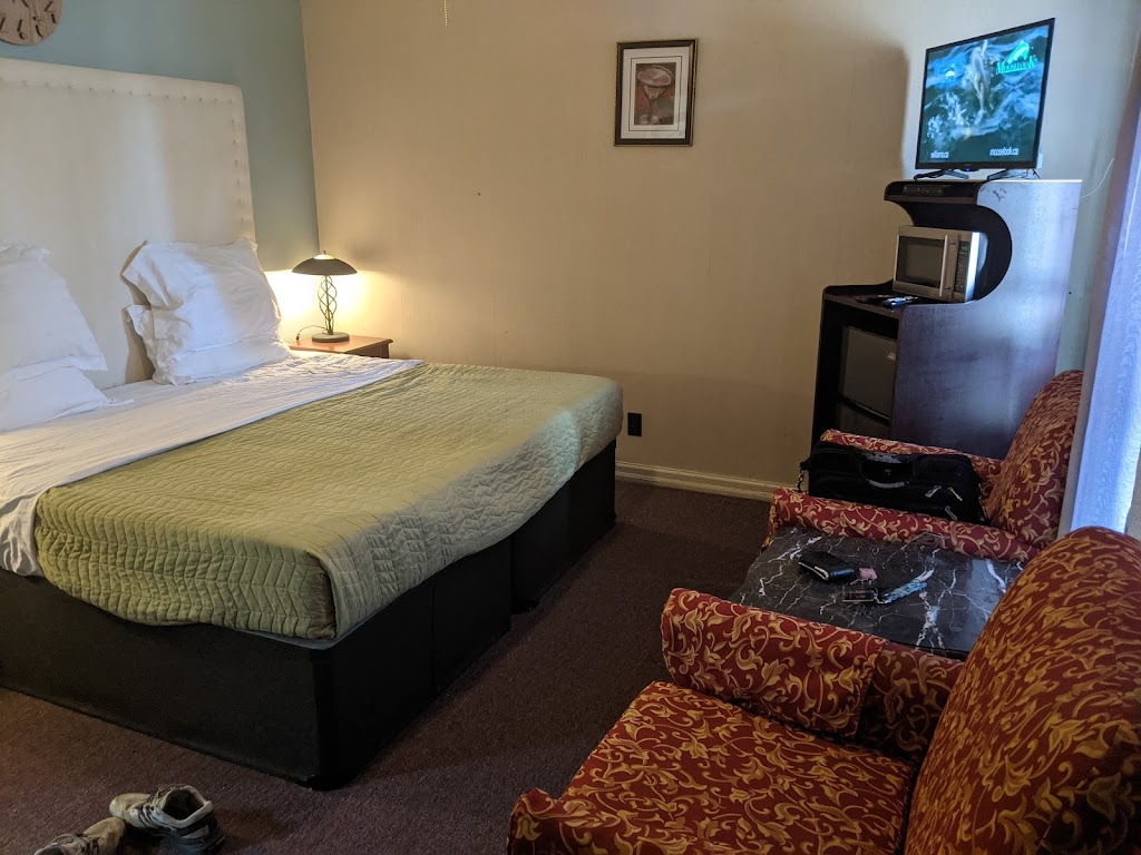 Manor Motel | 183 Palmerston St, Southampton, ON N0H 2L0, Canada | Phone: (519) 797-2216