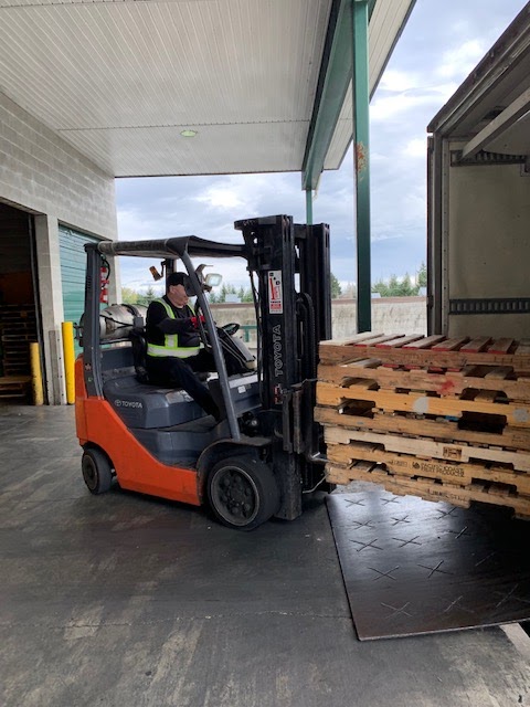 R & B Trucking Ltd | 6845 Metro Rd, Lantzville, BC V0R 2H0, Canada | Phone: (250) 390-1033