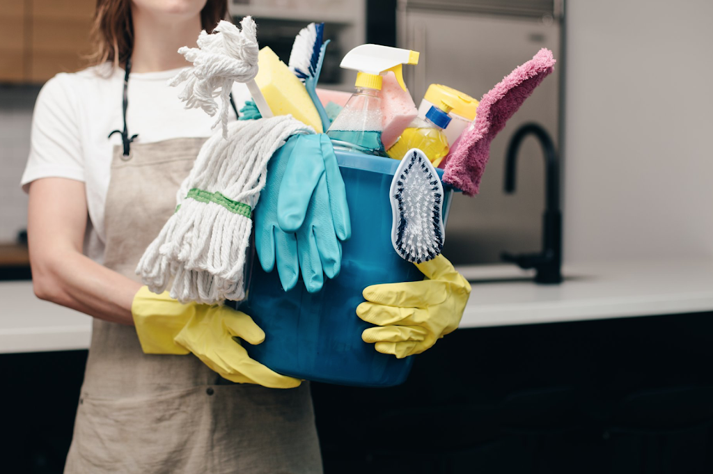 Maid-in-Bc | 19495 70A Ave, Surrey, BC V4N 5Z3, Canada | Phone: (604) 409-8856