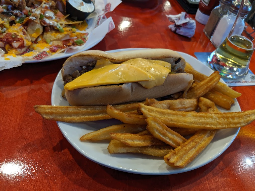 St. Louis Bar & Grill | 685 University Ave Building 1, Orillia, ON L3V 8K8, Canada | Phone: (705) 259-9464