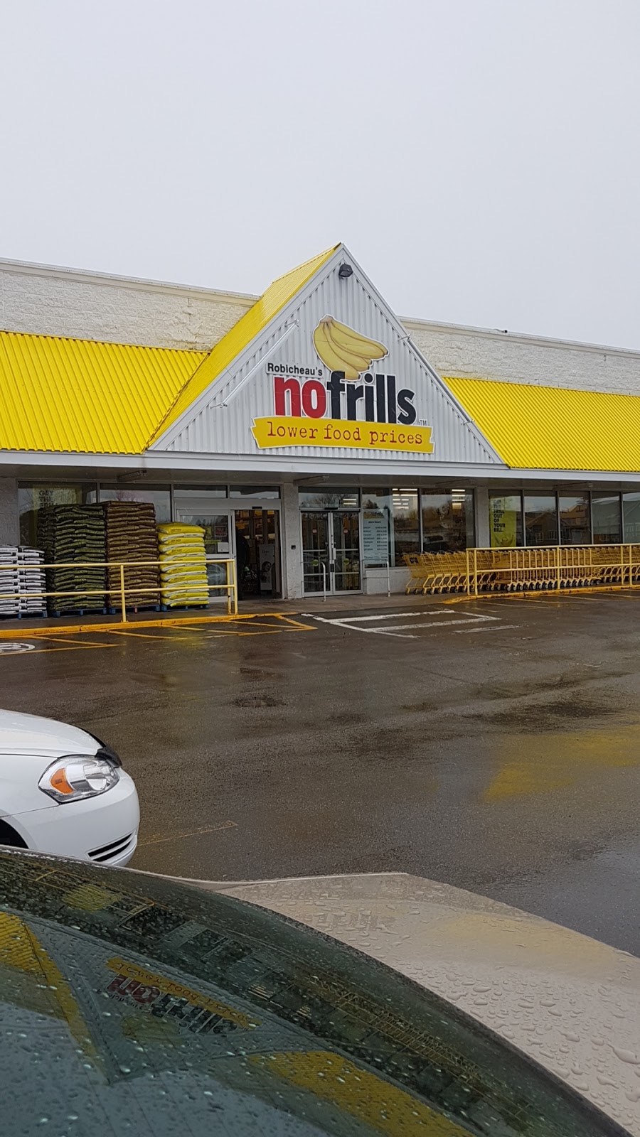 Robicheaus No Frills | 307 Main St, Shediac, NB E4P 2A8, Canada | Phone: (866) 987-6453