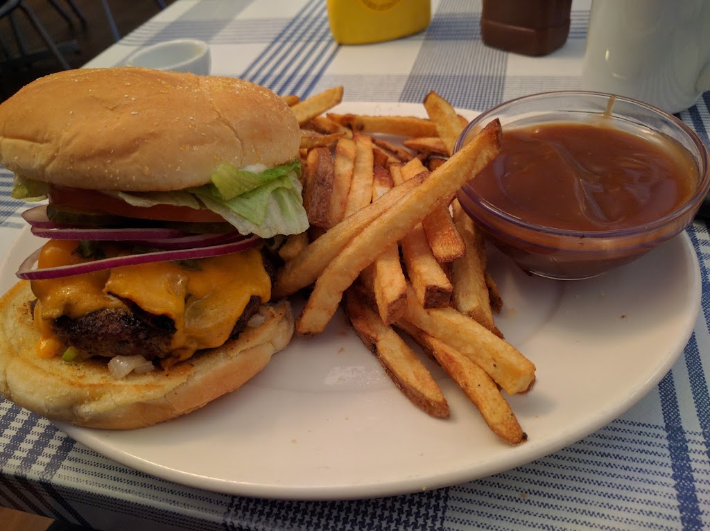 Bears Eatery | 324 Archibald St, Kimberley, BC V1A 1M9, Canada | Phone: (250) 427-3412