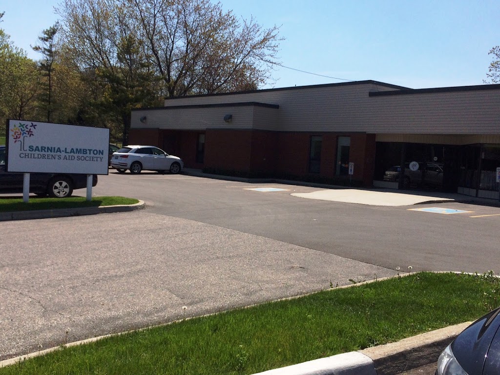 Childrens Aid Society | 161 Kendall St, Sarnia, ON N7V 4G6, Canada | Phone: (519) 336-0623