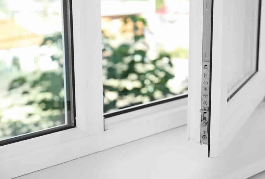 Kitchener Windows | 4093 Meadowbrook Dr, London, ON N6L 1E8, Canada | Phone: (226) 317-0460