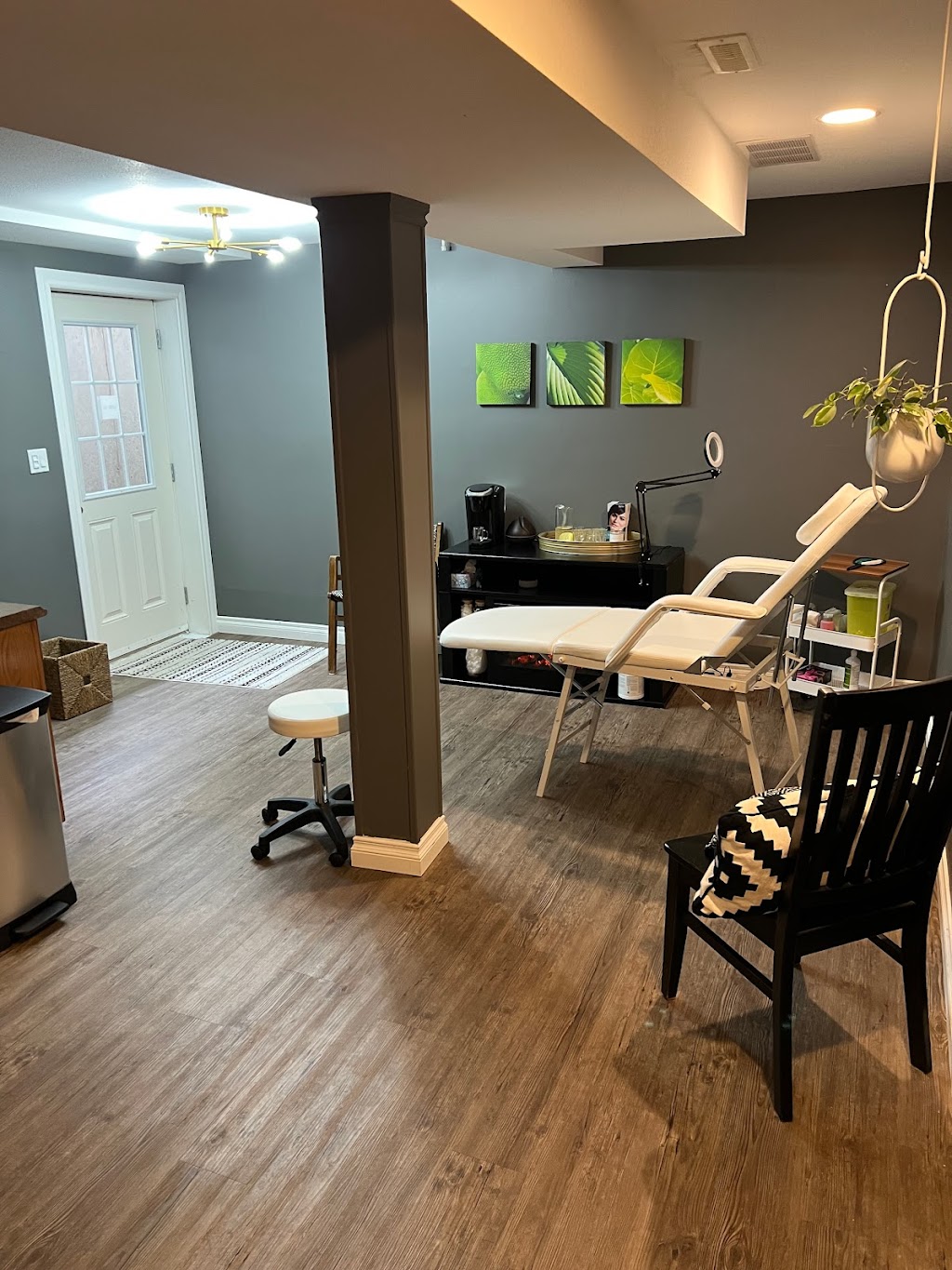 ra.di.ant aesthetics | 2211 9 St S, Cranbrook, BC V1C 6Y7, Canada | Phone: (250) 919-2363