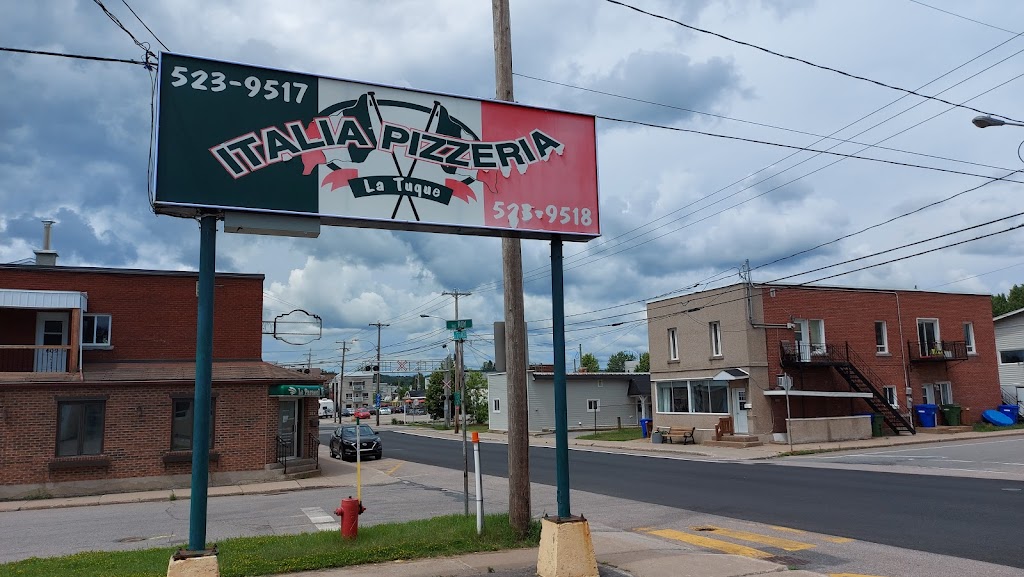 Italia Pizzeria Enr | 371 Rue St François, La Tuque, QC G9X 1S6, Canada | Phone: (819) 523-9517